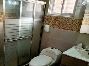 Toallas y papel de baño 