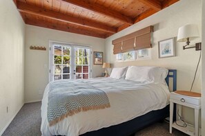 4 bedrooms, iron/ironing board, travel cot, WiFi