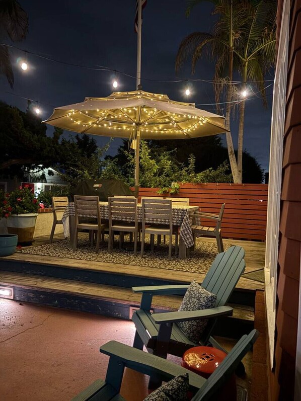 Outdoor dining