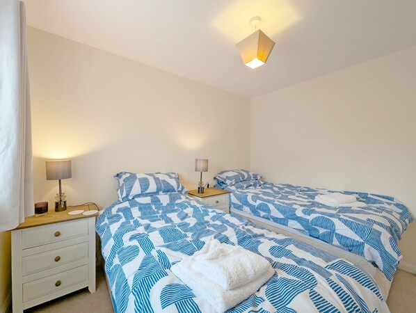 3 bedrooms, iron/ironing board, WiFi, bed sheets