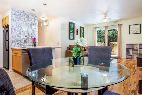 Fairway Terrace#H208 Top Floor, Beautifully Remodeled condo, Heated Pool