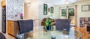 Fairway Terrace#H208 Top Floor, Beautifully Remodeled condo, Heated Pool