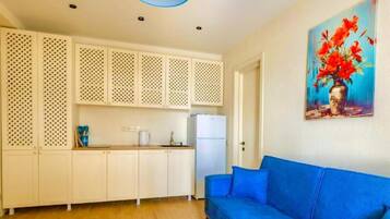 Classic Apartment, 1 Double Bed with Sofa bed, Beach View | Private kitchen | Fridge, microwave, stovetop