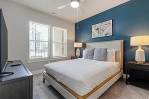 2 bedrooms, desk, iron/ironing board, WiFi - Landing | Beautiful 2BD, Gym, Clubhouse (Santa Rosa Beach)