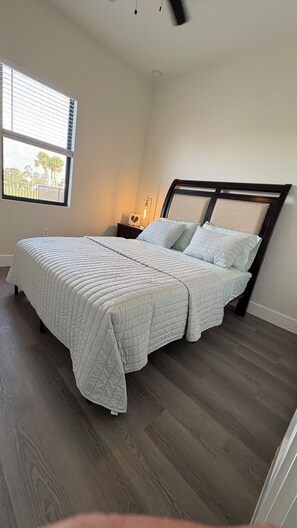 4 bedrooms, desk, iron/ironing board, travel crib