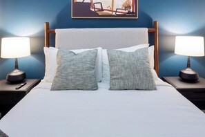 1 chambre, bureau, fer et planche à repasser, Wi-Fi