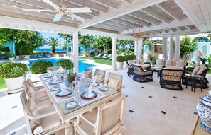 Villa, 4 habitaciones | Restaurante al aire libre