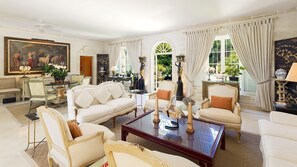 Villa, 4 chambres | Intérieur