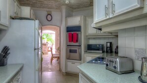 Townhome, 3 Bedrooms | Private kitchen | Coffee/tea maker, fridge, oven, toaster - Waverly One 3 Bedroom Townhouse (Gibbes)