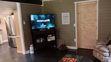 Cottage, 3 Bedrooms | Living area