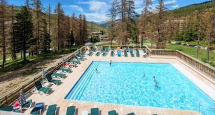 TrÚs bel appartement dans résidence avec piscine