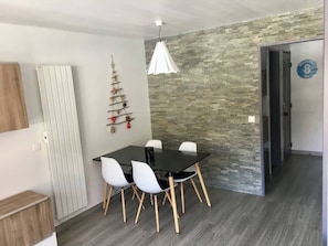 Dining - Beautiful apartment in residence with swimming pool (Vars)
