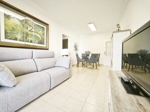 TV - Casa Charo by The Ocean Rentals (Puerto de la Cruz)