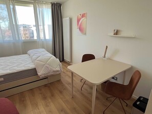 Huis | 1 slaapkamer, een laptopwerkplek, een strijkplank/strijkijzer