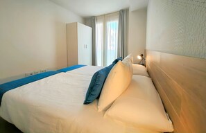 2 bedrooms, iron/ironing board