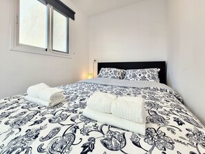 1 soveværelse, strygejern/strygebræt