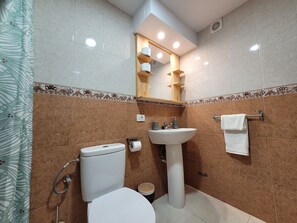 Hårtørrer, håndklæder