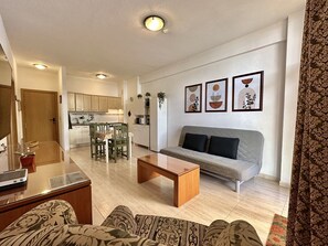 Living area - Sandra Apt by The Ocean Rentals (Puerto de la Cruz)