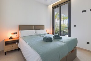 3 habitaciones, caja de seguridad en la habitación y escritorio