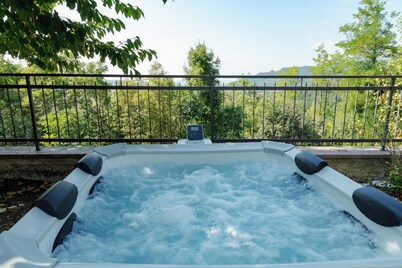 Villa Allegra - Apartment in the Woods with All Comfort and Relaxation