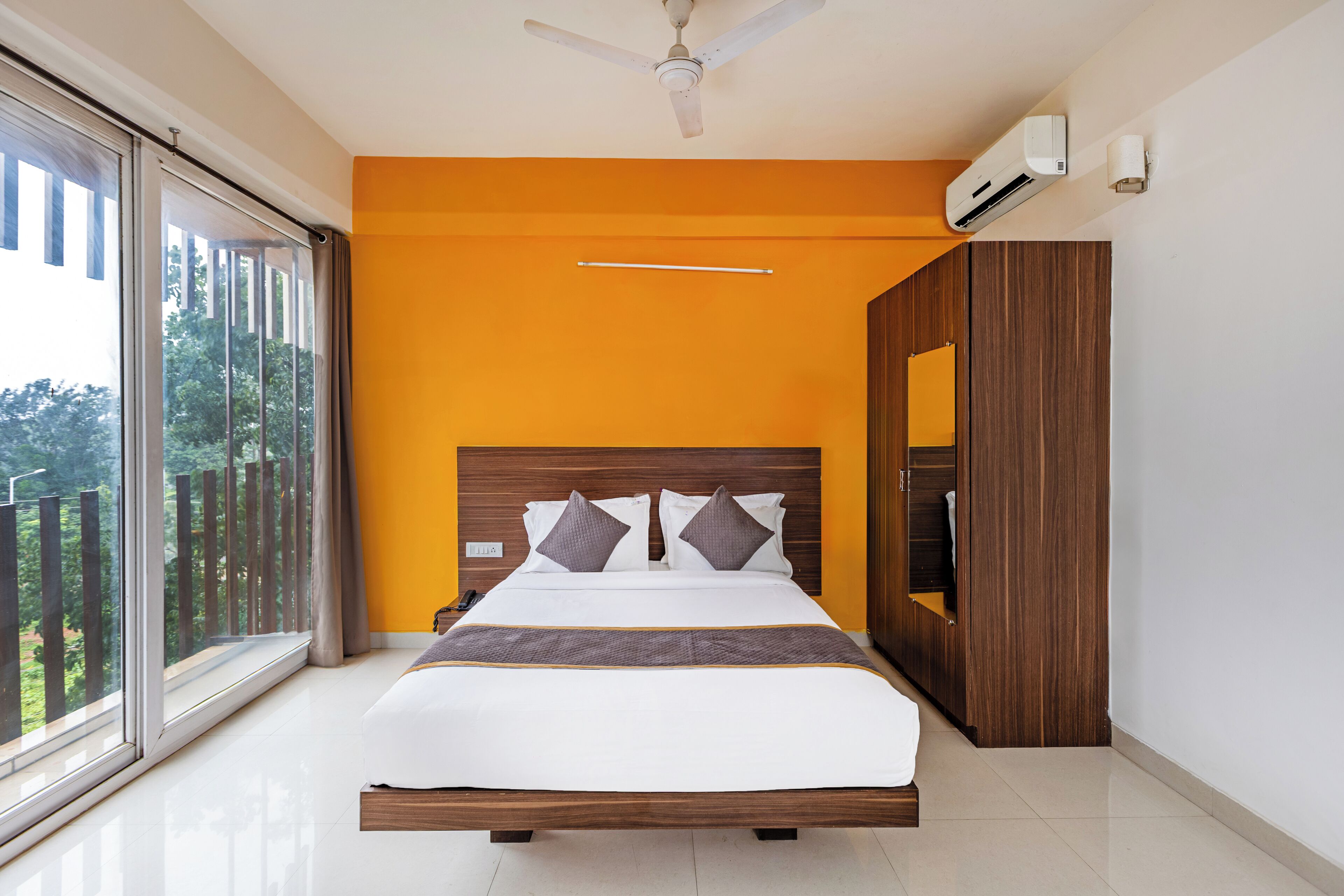 Deluxe Suite | Premium bedding, free WiFi, bed sheets