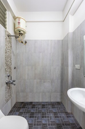 Deluxe Suite | Bathroom
