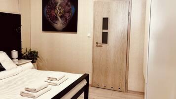 1 makuuhuone, silitysrauta/-lauta, Wi-Fi