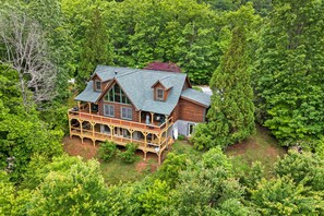 Exterior - Log Cabin w/ Hot Tub + Biltmore Pass | Black Mountain Views (Black Mountain)
