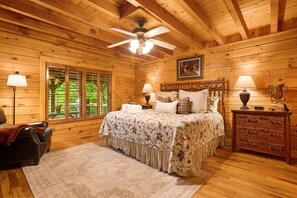 5 bedrooms, iron/ironing board, free WiFi, bed sheets