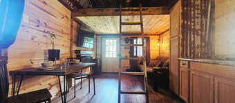 The Antler Nook - tiny home on 30 peaceful acres!