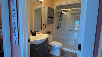 Regadera, amenidades de baño ecológicas, secadora de cabello, toallas