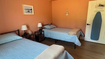 Desk, iron/ironing board, WiFi (surcharge), bed sheets