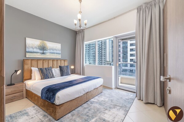 Luxury Apartment, Balcony, City View