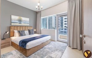 Luxury Apartment, Balcony, City View | Free WiFi - Vogue | Marina Diamond near Marina Mall | JBR (Dubai)