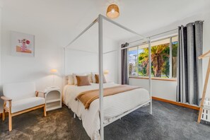 3 bedrooms, iron/ironing board, travel cot, free WiFi