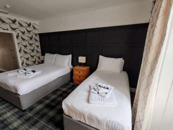 Room - The Grapes Hotel (Newcastleton)