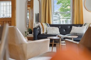 Télévision, médiathèque, chaîne hi-fi