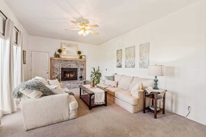 TV, videospill og kontorer