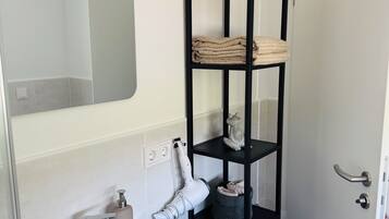 Asciugacapelli, asciugamani, carta igienica