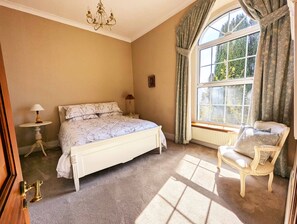 3 bedrooms, iron/ironing board