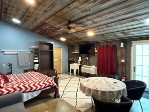 1 bedroom, WiFi, bed sheets