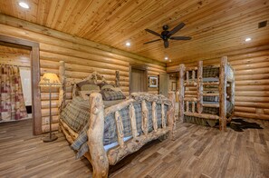 4 chambres, fer et planche à repasser, lit parapluie, Wi-Fi gratuit