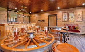 Bar (on property) - Timber Ranch: 4 BR/6BA Sleeps 10, HT, Golf pkg, Garage, EV, Trails, Unique! (Galena)