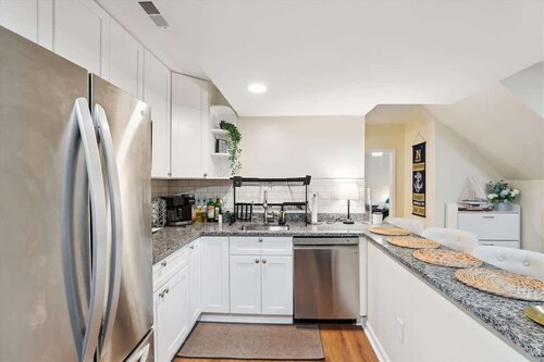 Annapolis Gem: Stylish and Cozy