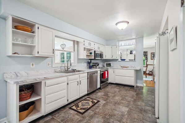 Microwave, oven, stovetop, dishwasher