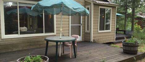 تناول الطعام بالخارج