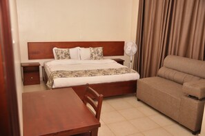 Double Room | Desk, laptop workspace