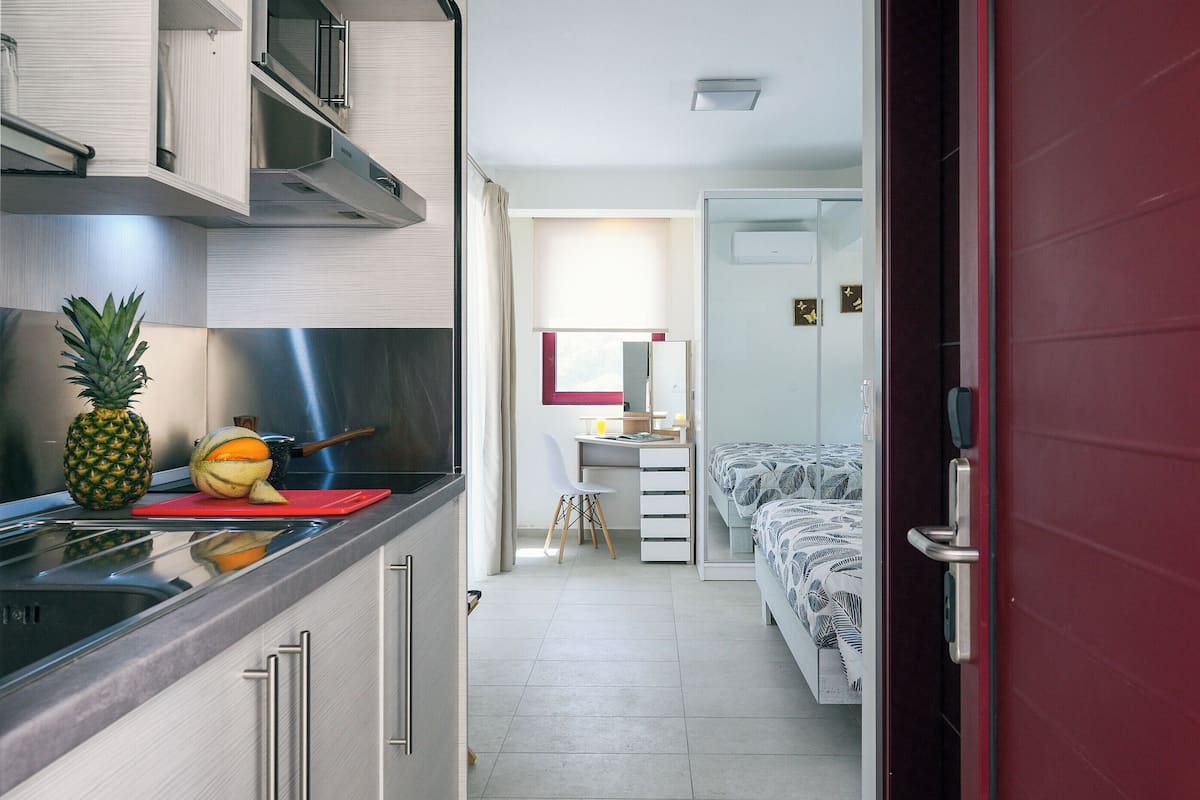 Deluxe Double Room, Balcony, Partial Sea View | Desk, soundproofing, free WiFi