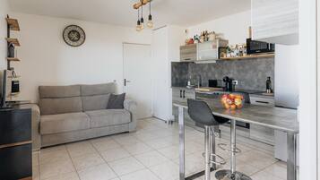 TV connectée, livres, chaßne hi-fi