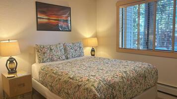 2 bedrooms, iron/ironing board, WiFi, bed sheets